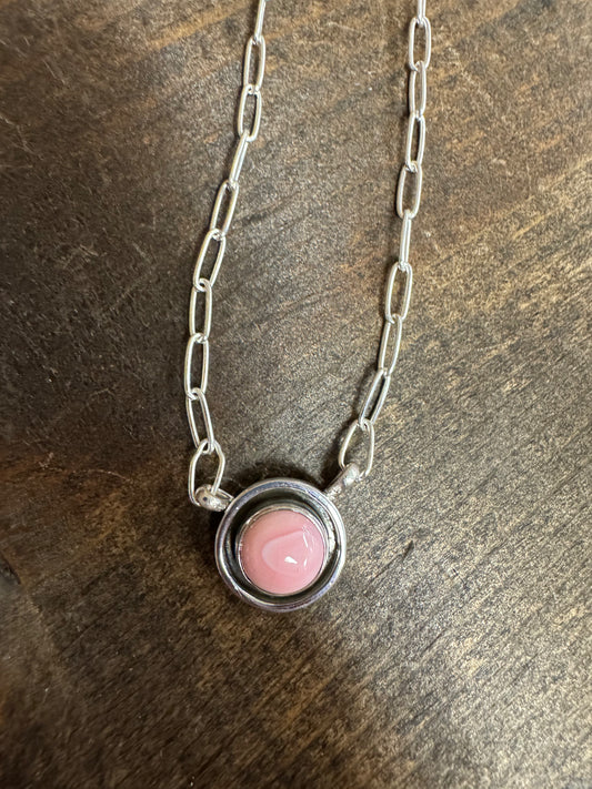 Pink conch Necklace