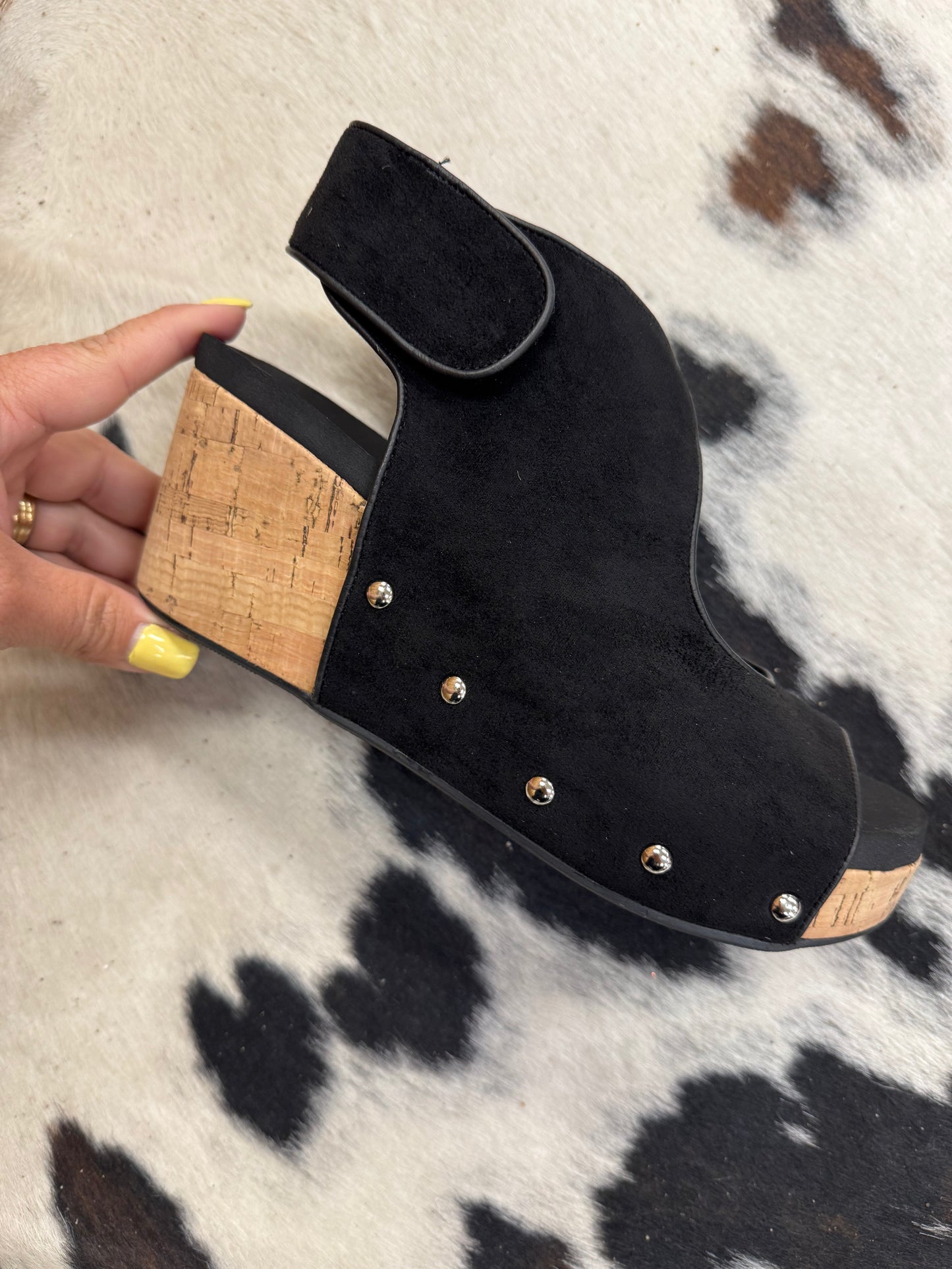 Frisky wedge