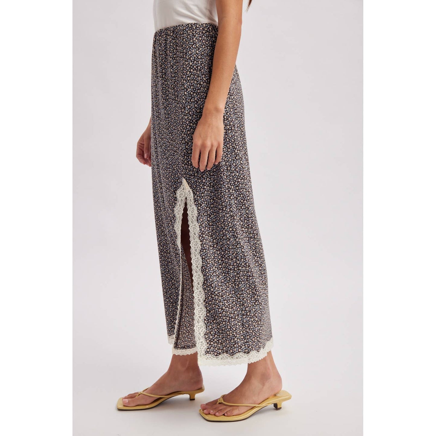 LACE TRIM FLORAL MIDI SKIRT