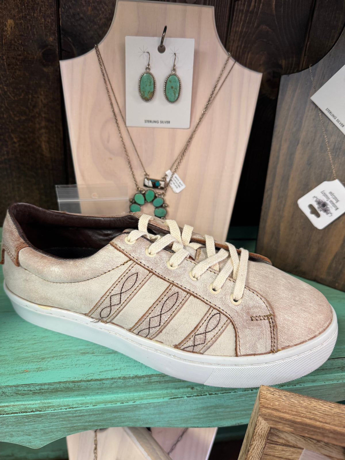 Sheridan sneaker