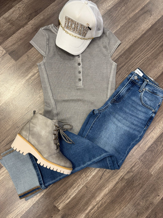 Gray tee