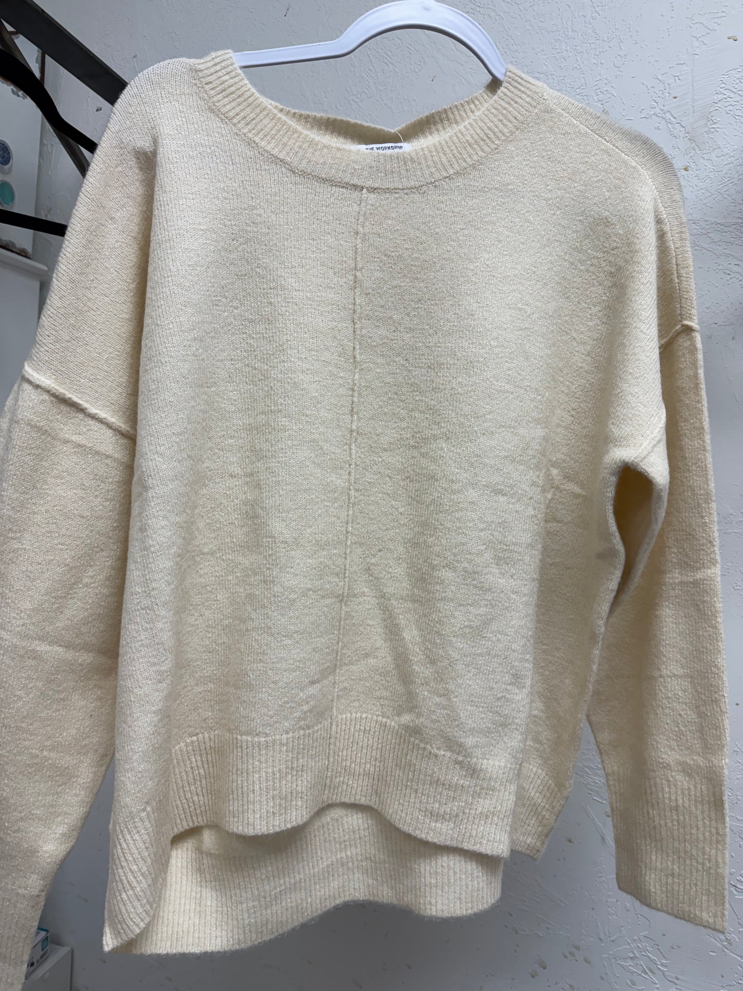 Basic crewneck sweater